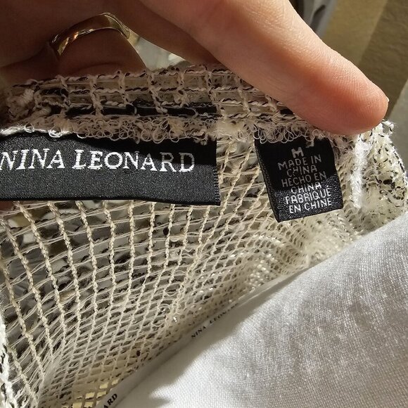 Nina Leonard Black Flecks & Cream Crochet Cardigan  Natural Wooden Buttons M - Picture 3 of 11